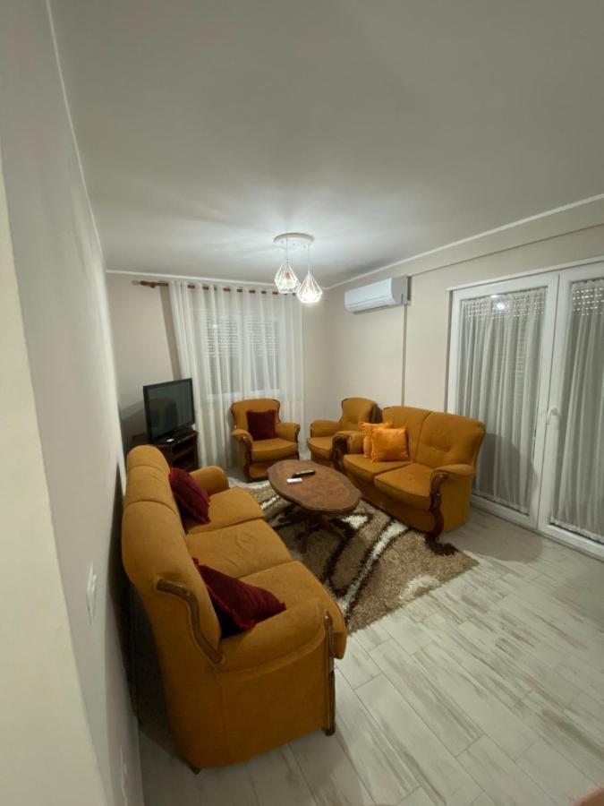 Apartment 2+1 Center Of Shkodër Exteriör bild