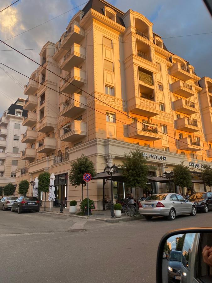 Apartment 2+1 Center Of Shkodër Exteriör bild